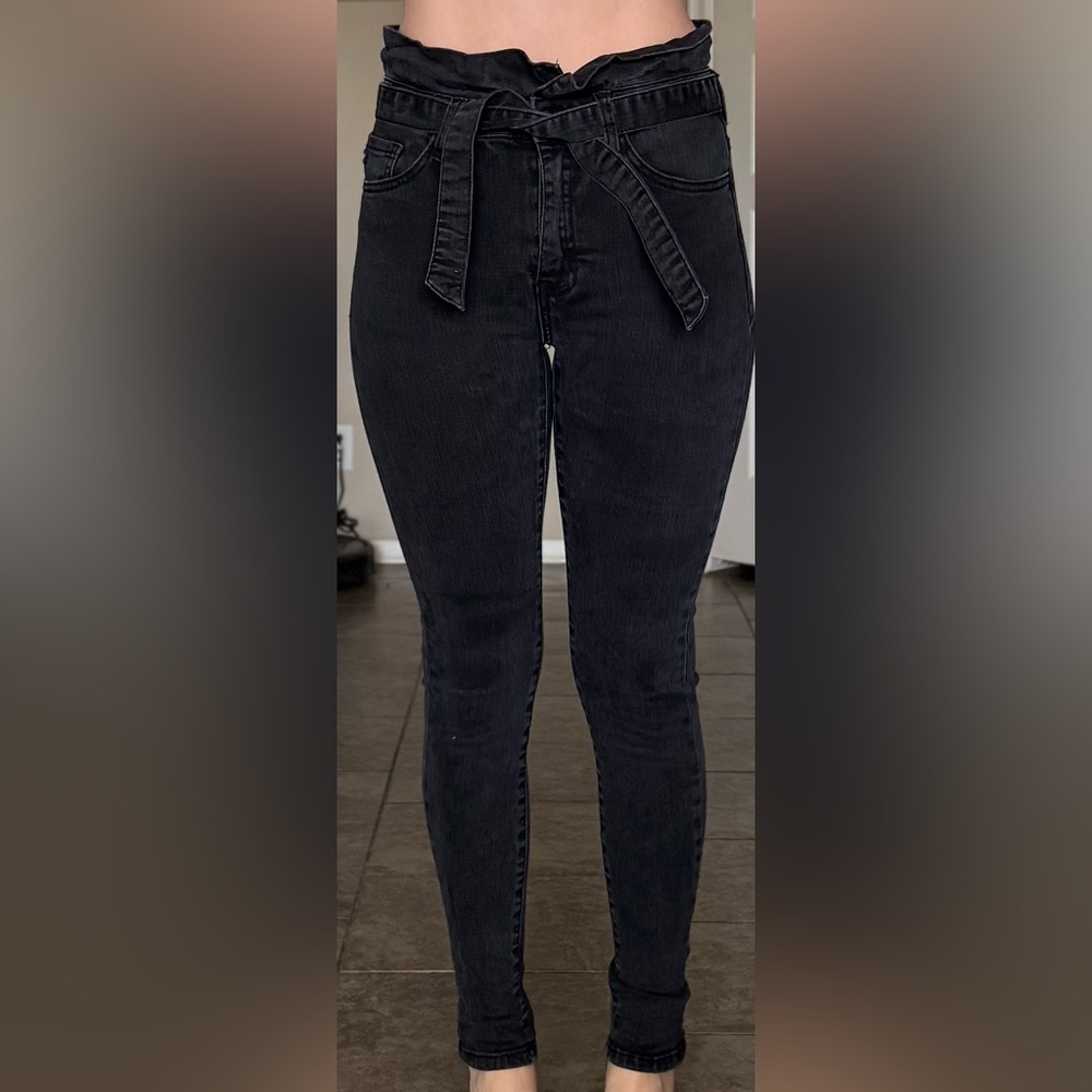 KanCan Black Denim Tie Belt Ruffle Waist Skinny Jeans 24